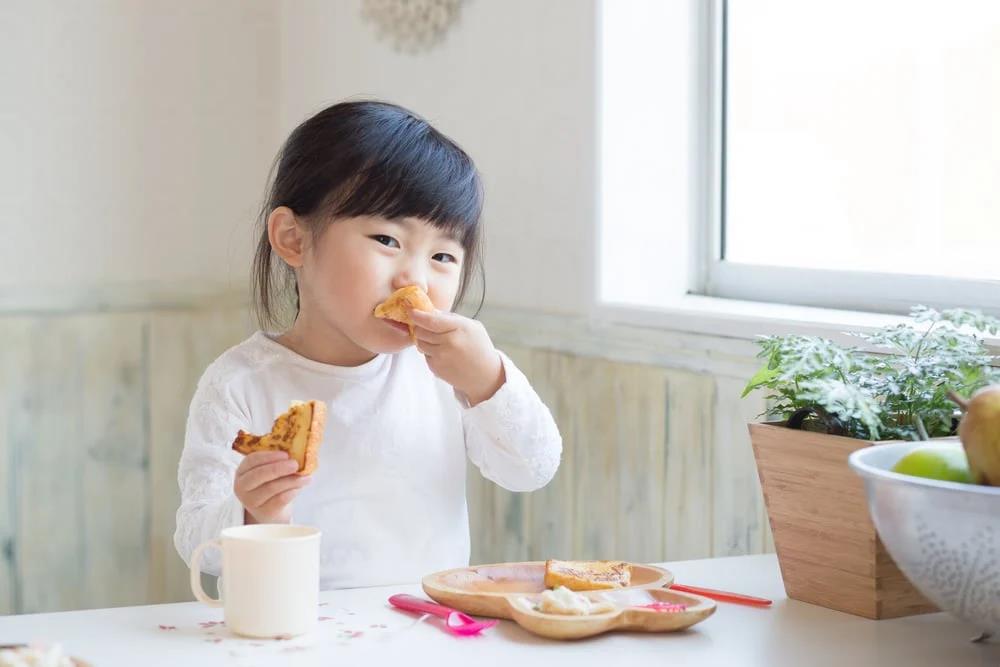 Kiat Penting Memberikan Snack Sehat untuk Gigi Si Kecil